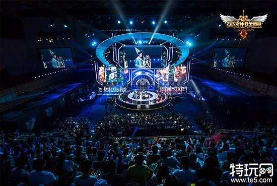 结果两人展 结果两人展