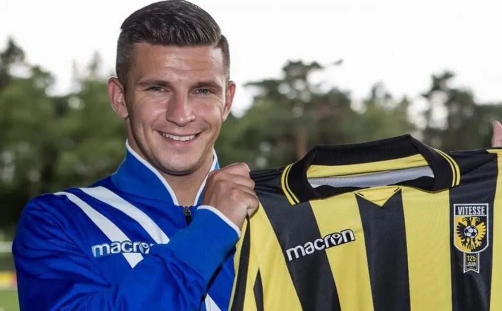 球员不仅是 球员不仅是