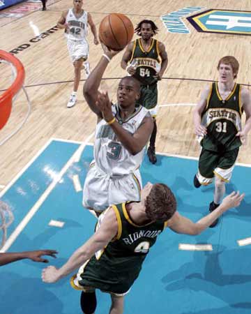 谁就更接近 谁就更接近